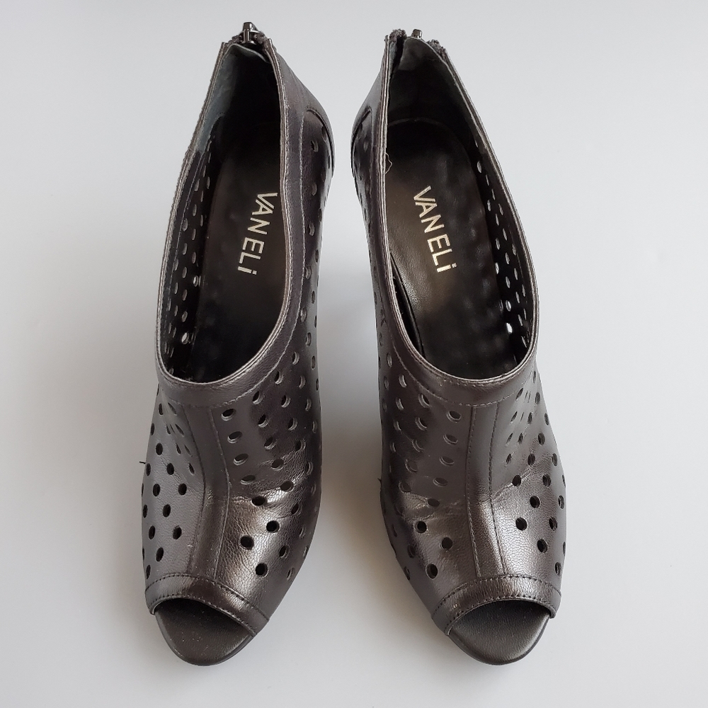 🔥Vaneli Black Leather Open Toe Heels🔥